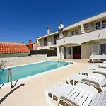 Jure By Interhome Hébergement de vacances