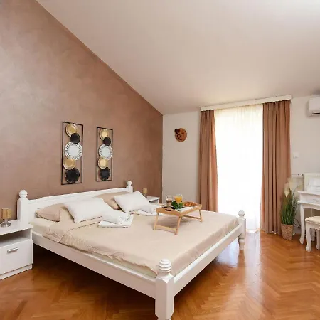 Jure By Interhome * Bokanjac