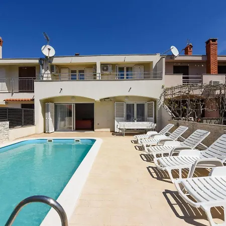 Jure By Interhome Hébergement de vacances