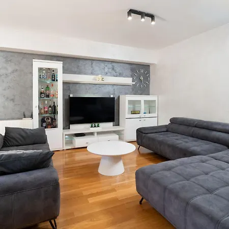 Jure By Interhome Bokanjac
